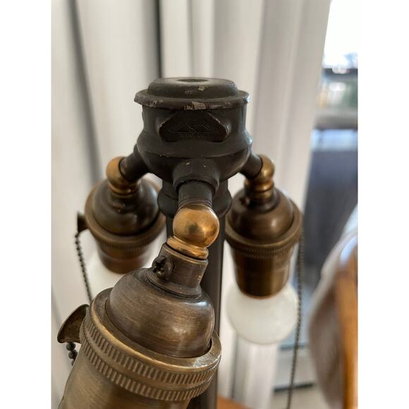 Bradley & Hubbard Arts & Crafts Lamp With White & Amber Slag Shade - Picture 3 of 8